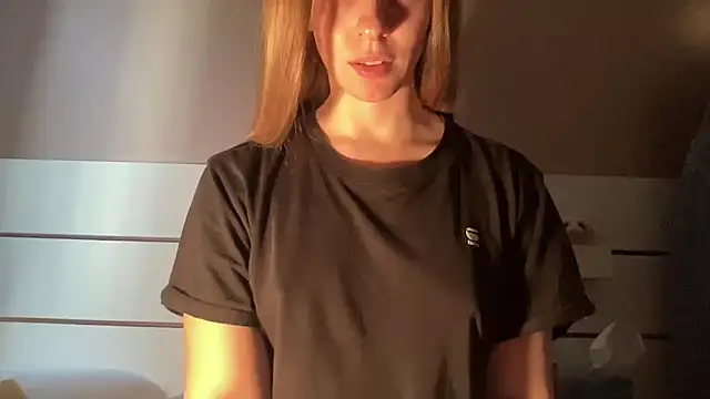 petiteetoile online show from 4, 4, 2026