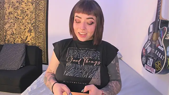 Snapshot of Aria_x_Orien_ chatting on 15, 7, 2026 Aria x Orien online show from 15, 7, 2026