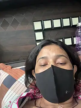 raavigirl online show from 3, 3, 2026