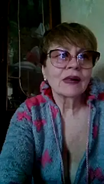 Snapshot of SophieBurns chatting on 6, 5, 2026 SophieBurns online show from 6, 5, 2026