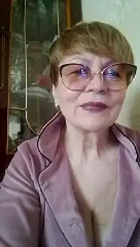 Snapshot of SophieBurns chatting on 9, 5, 2026 SophieBurns online show from 9, 5, 2026