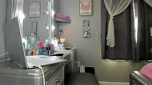 Snapshot of PrincessCutz1 chatting on 18, 3, 2026 PrincessCutz1 online show from 18, 3, 2026