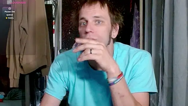 Snapshot of cguffey2284 chatting on 6, 6, 2026 cguffey2284 online show from 6, 6, 2026