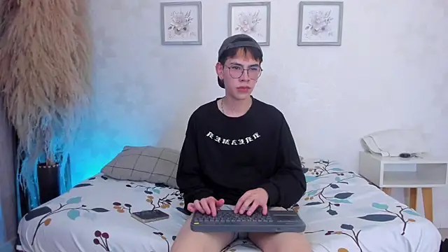 Snapshot of Demian_Hush chatting on 7, 2, 2026 Demian Hush online show from 7, 2, 2026