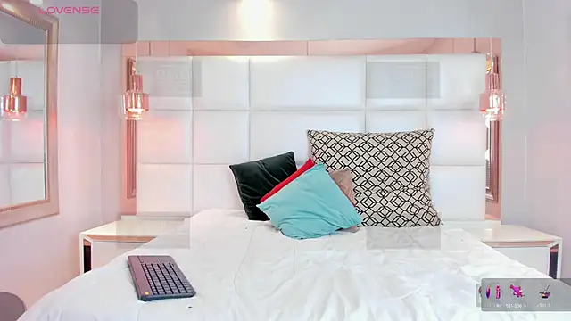 Sebastian Collins  online show from 2, 3, 2026