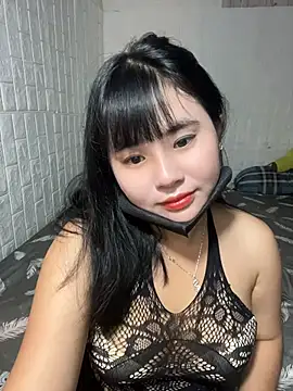 Snapshot of Lewd_couple chatting on 23, 4, 2026 Lewd couple online show from 23, 4, 2026