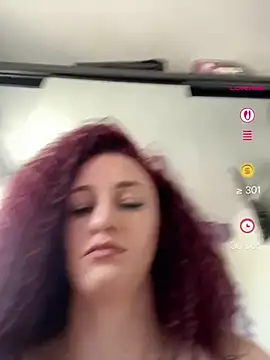 Snapshot of Roxyfoxyyy chatting on 4, 6, 2026 Roxyfoxyyy online show from 4, 6, 2026