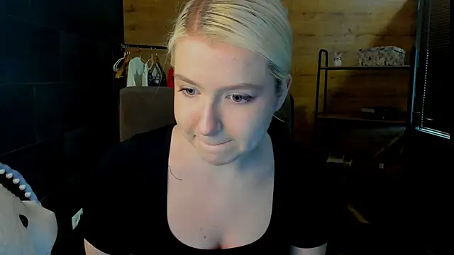 BeckyWashington online show from 5, 6, 2026