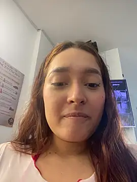 Snapshot of Emily_Harpeer chatting on 20, 2, 2026 Emily Harpeer online show from 20, 2, 2026