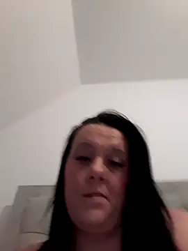 Snapshot of louisa36 chatting on 11, 2, 2026 louisa36 online show from 11, 2, 2026