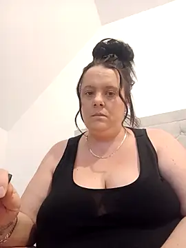 Snapshot of louisa36 chatting on 20, 2, 2026 louisa36 online show from 20, 2, 2026