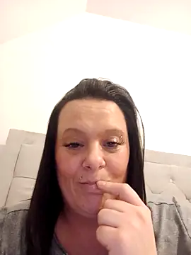 Snapshot of louisa36 chatting on 22, 2, 2026 louisa36 online show from 22, 2, 2026