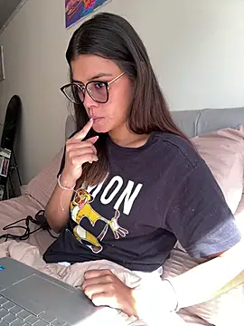 Snapshot of RachelWeisz_ chatting on 24, 7, 2026 RachelWeisz online show from 24, 7, 2026