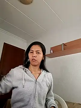 ZeforAitanna online show from 8, 4, 2026