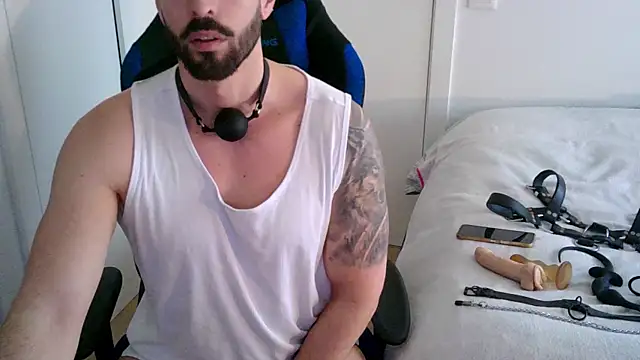 Snapshot of Sub-Titan chatting on 7, 2, 2026 Sub-Titan online show from 7, 2, 2026