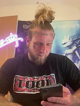 Snapshot of Smokebluntafterblunt chatting on 25, 5, 2026 Smokebluntafterblunt online show from 25, 5, 2026