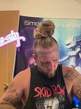 Snapshot of Smokebluntafterblunt chatting on 19, 6, 2026 Smokebluntafterblunt online show from 19, 6, 2026