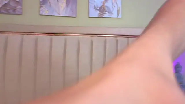 Mia Naive online show from 17, 4, 2026