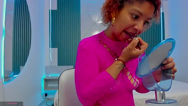 Snapshot of Shantall-blue chatting on 11, 2, 2026 Shantall-blue online show from 11, 2, 2026