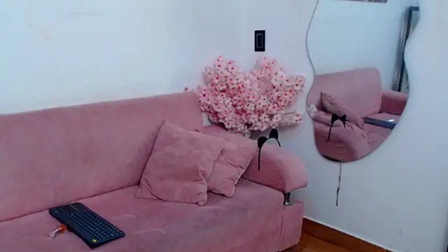 Snapshot of Kitty_f00x chatting on 30, 4, 2026 Kitty f00x online show from 30, 4, 2026