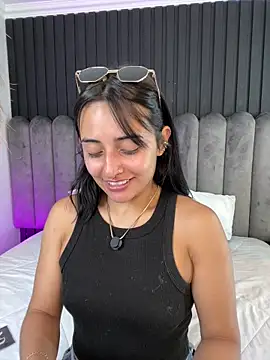 Snapshot of Nanda_vixen_ chatting on 3, 4, 2026 Nanda vixen online show from 3, 4, 2026