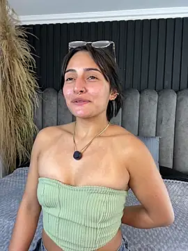 Snapshot of Nanda_vixen_ chatting on 15, 4, 2026 Nanda vixen online show from 15, 4, 2026