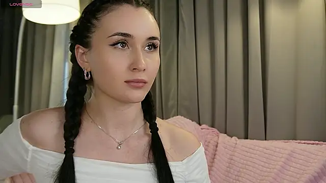 Snapshot of sweety_pie_girl chatting on 3, 3, 2026 sweety pie girl online show from 3, 3, 2026