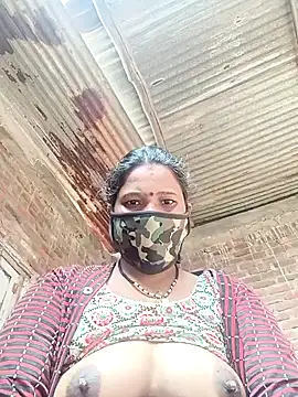 Snapshot of Kirti_sacsena chatting on 13, 2, 2026 Kirti sacsena online show from 13, 2, 2026