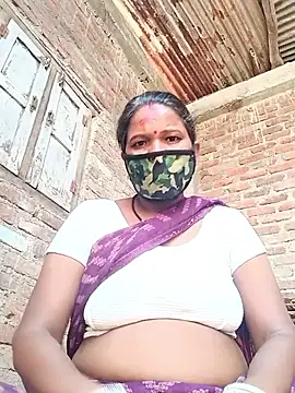 Snapshot of Kirti_sacsena chatting on 28, 4, 2026 Kirti sacsena online show from 28, 4, 2026