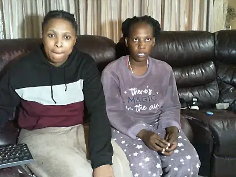 Snapshot of Caramel-Diva chatting on 12, 3, 2026 Caramel-Diva online show from 12, 3, 2026