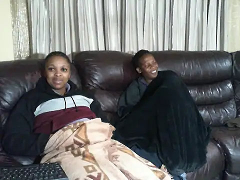 Snapshot of Caramel-Diva chatting on 8, 4, 2026 Caramel-Diva online show from 8, 4, 2026