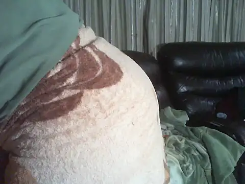 Snapshot of Caramel-Diva chatting on 16, 4, 2026 Caramel-Diva online show from 16, 4, 2026