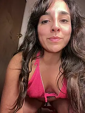 Snapshot of Latinaelisa chatting on 22, 4, 2026 Latinaelisa online show from 22, 4, 2026