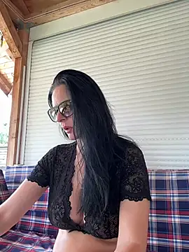 MiriamDelyn online show from 1, 6, 2026