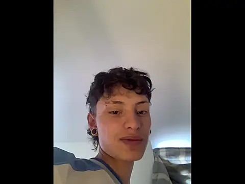 Snapshot of Damn__Love chatting on 15, 2, 2026 Damn Love online show from 15, 2, 2026