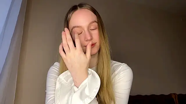 Snapshot of Viktoria_Vibes chatting on 2, 3, 2026 Viktoria Vibes online show from 2, 3, 2026