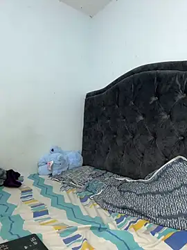 two cam latin online show from 25, 2, 2026