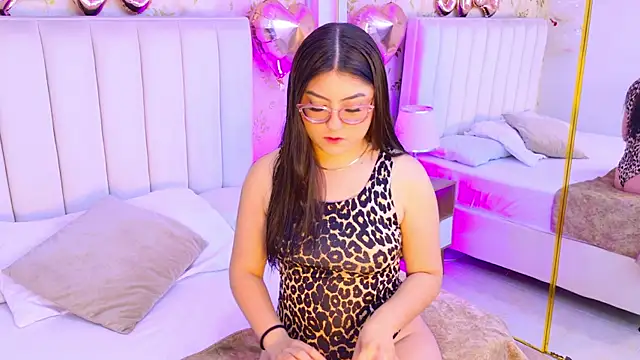 Mia Reize online show from 13, 2, 2026