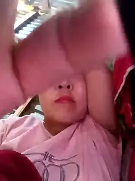 Snapshot of Yiyoongg chatting on 28, 2, 2026 Yiyoongg online show from 28, 2, 2026