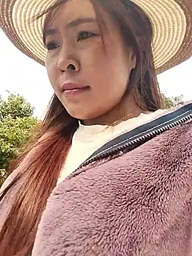 Yiyoongg online show from 29, 3, 2026