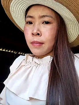 Yiyoongg online show from 31, 3, 2026