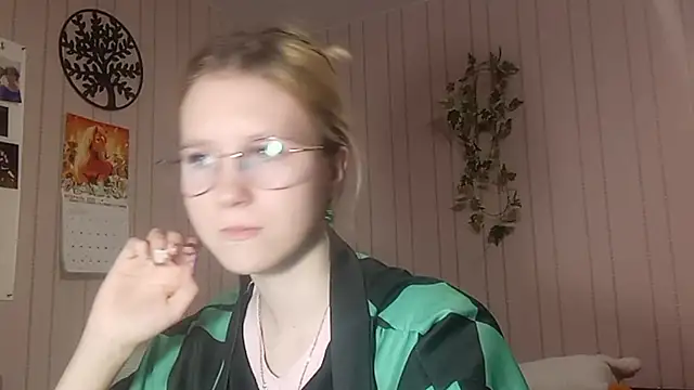 Snapshot of RunawayBr1de chatting on 25, 2, 2026 RunawayBr1de online show from 25, 2, 2026