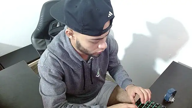 Snapshot of Xanderstone00 chatting on 10, 2, 2026 Xanderstone00 online show from 10, 2, 2026