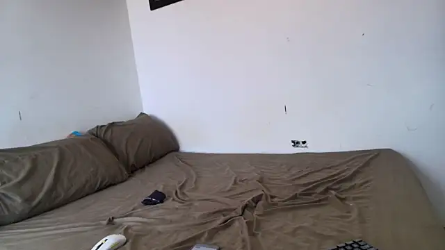 Xanderstone00 online show from 2, 4, 2026