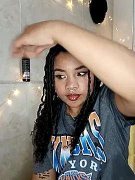 BrianaSweetxxx online show from 7, 3, 2026