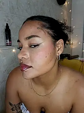 BrianaSweetxxx online show from 24, 3, 2026