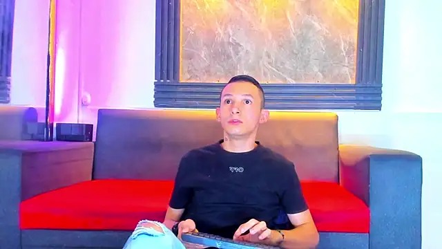 Snapshot of Isaak_26 chatting on 11, 4, 2026 Isaak 26 online show from 11, 4, 2026