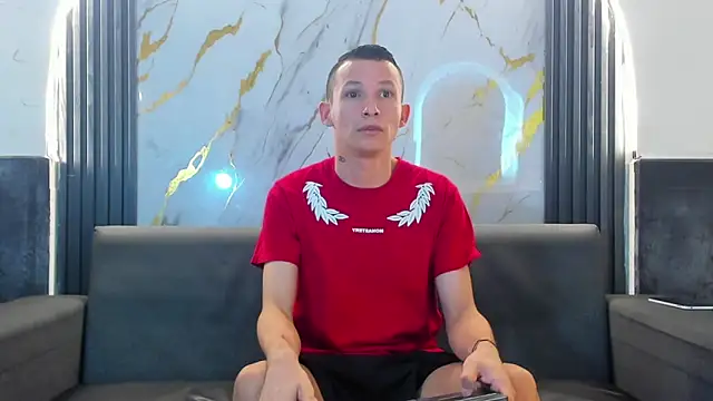 Snapshot of Isaak_26 chatting on 13, 4, 2026 Isaak 26 online show from 13, 4, 2026