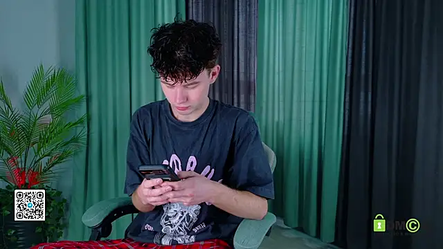 moon Gloww online show from 26, 3, 2026