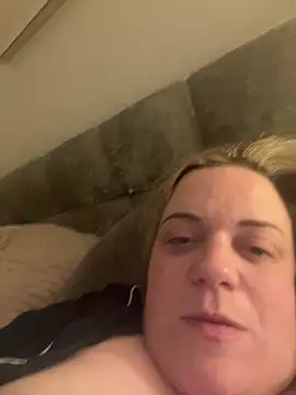 Snapshot of Piper_Milf_36 chatting on 2, 3, 2026 Piper Milf 36 online show from 2, 3, 2026